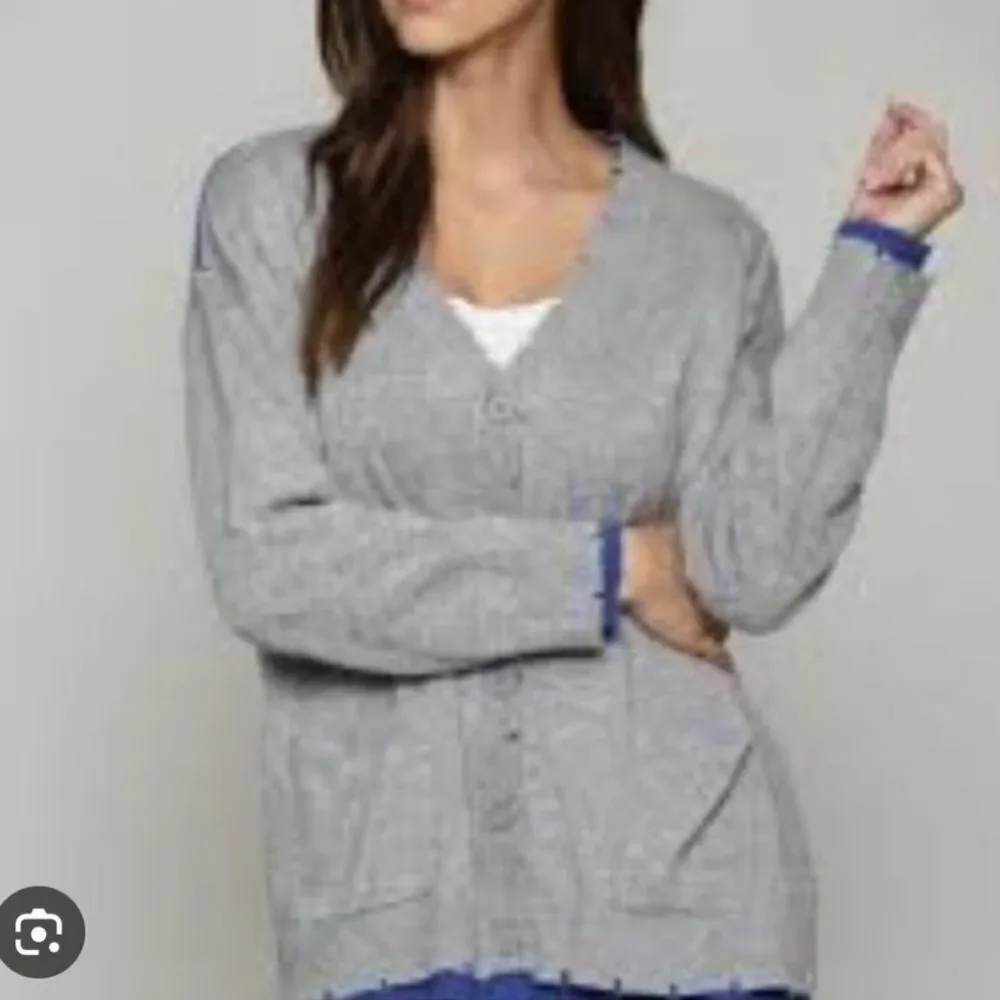 FATE Reversable Distressed Oversized Cardigan Small medium Gray Blue